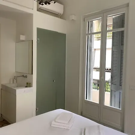 Apartment Kleomenous Suites
