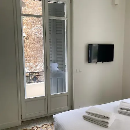 Kleomenous Suites * Athens